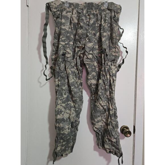 X-L/R -ECWCS GEN III L5 Soft Shell Digital ACU Pants NSN:8415-01-538-6875 #G27g - Picture 2 of 3